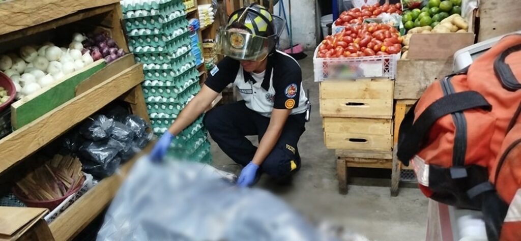 Identifican a la mujer asesinada en una tienda de San Miguel Petapa