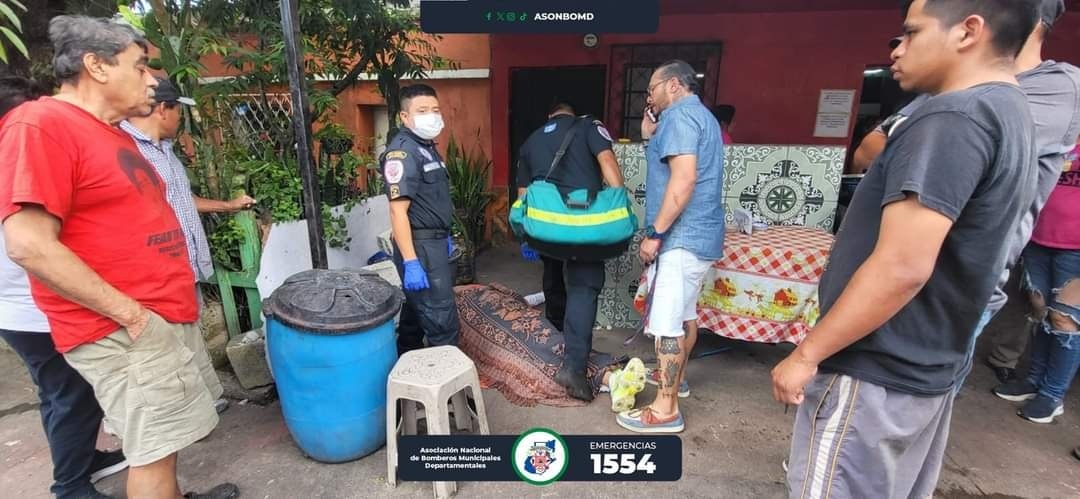 Pistoleros asesinan a un hombre en el interior de una vivienda - Radio ...