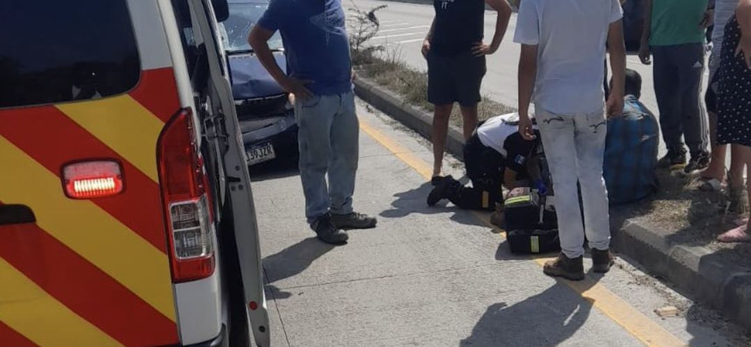Hombre resulta gravemente herido tras accidente en tránsito en ruta al Atlántico