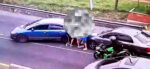 Conductoras pelean tras colisión en la ruta al Atlántico (VIDEO)