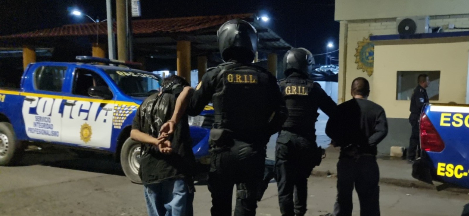 Persecución policial permite la captura de dos pandilleros