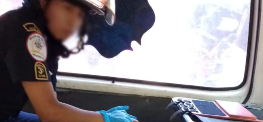 Hombre resulta herido tras caer de un árbol en Alta Verapaz
