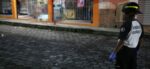 Ataque armado en tienda de Villa Canales deja una persona fallecida y una herida