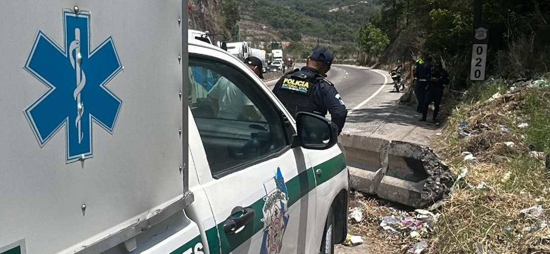 Localizan tres cuerpos dentro de hondonada en ruta al Atlántico