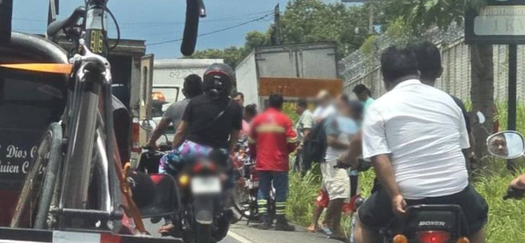 Familia sufre accidente de tránsito en la ruta al Pacífico