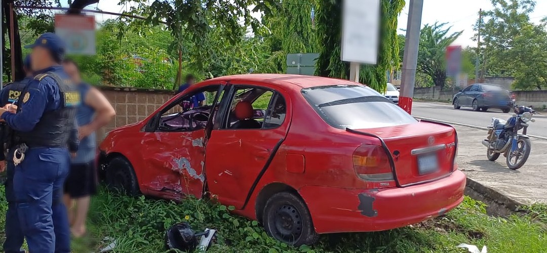Motorista y su acompañante heridos tras ser atropellados en Chiquimula