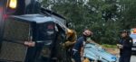 Fuerte accidente: Camión pierde el control y vuelca en ruta a Quiché