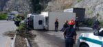 Camión queda volcado en la ruta al Atlántico
