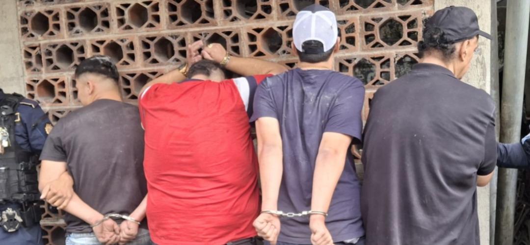 Persecución policial en zona 12 deja cuatro hombres capturados