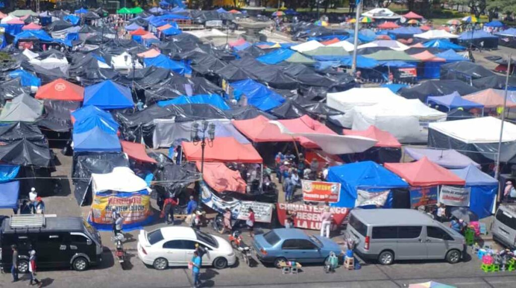 Este es el plan del Mineduc para compensar los días sin clases por protestas del STEG