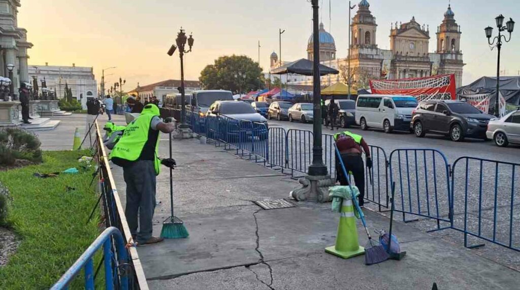 Diputados toman medidas legales contra el STEG por daños al Palacio Nacional