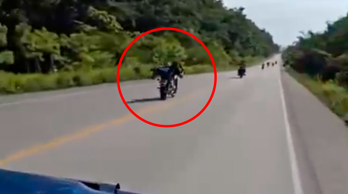 Motoristas son captados protagonizando fuerte imprudencia vial en Alta Verapaz (VIDEO)