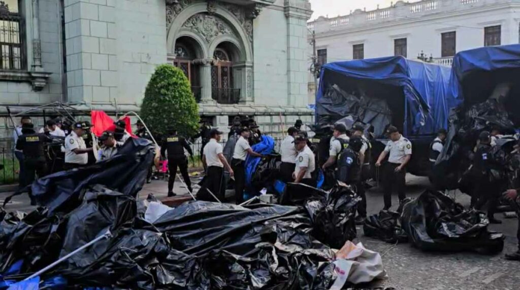 PNC explica cómo realizó el retiro de estructuras del STEG en el Palacio Nacional