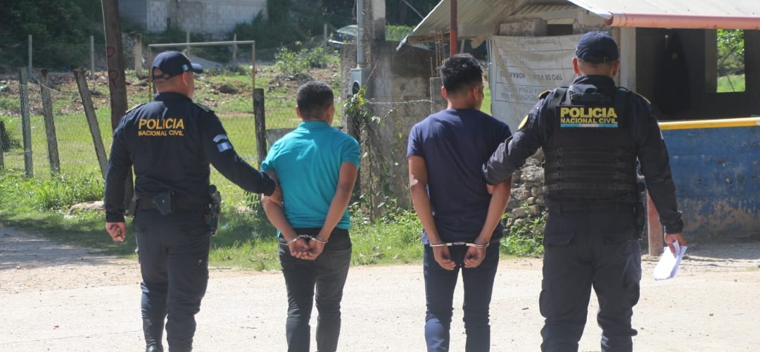 Hermanos son capturados por robo en Petén