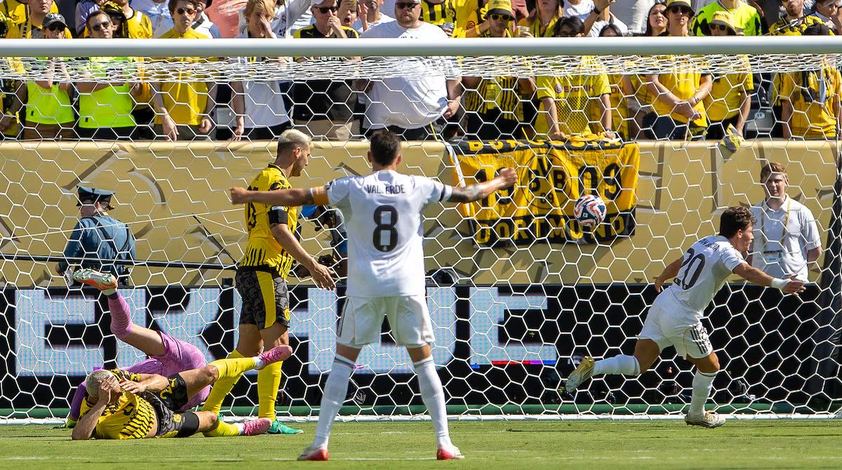 ¡Golazo! Así fue el gol de Gonzalo frente al Borussia Dortmund