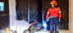 Motorista muere al chocar contra una vivienda en la zona 13
