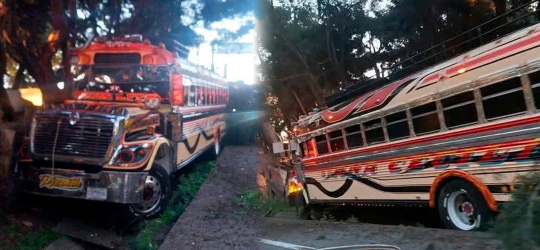 Reportan un bus empotrado en ruta Interamericana