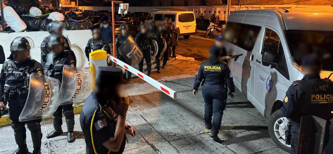 Así fueron trasladados reclusos del Centro Juvenil de Detención Provisional “Las Gaviotas” hacia Torre de Tribunales