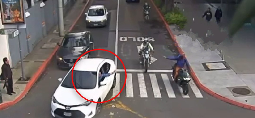 Así fue el ataque armado en zona 14: disparos desde auto alcanzan a motorista (VIDEO)