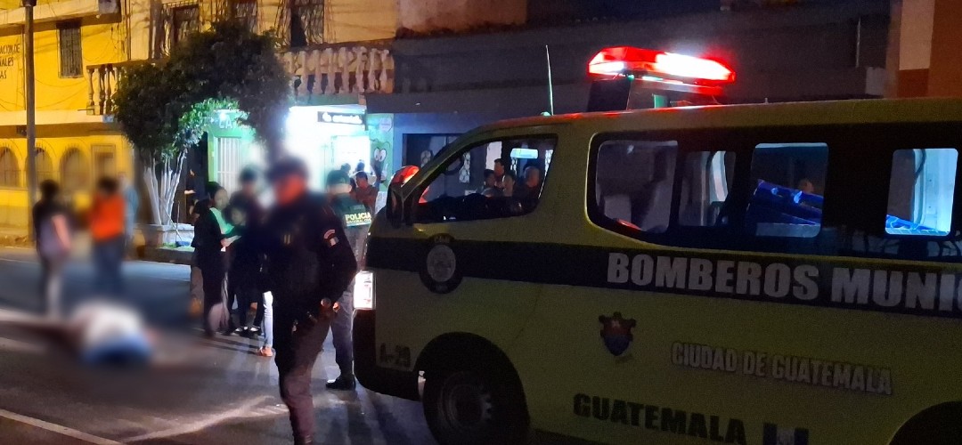 Hombre muere atropellado en la zona 12