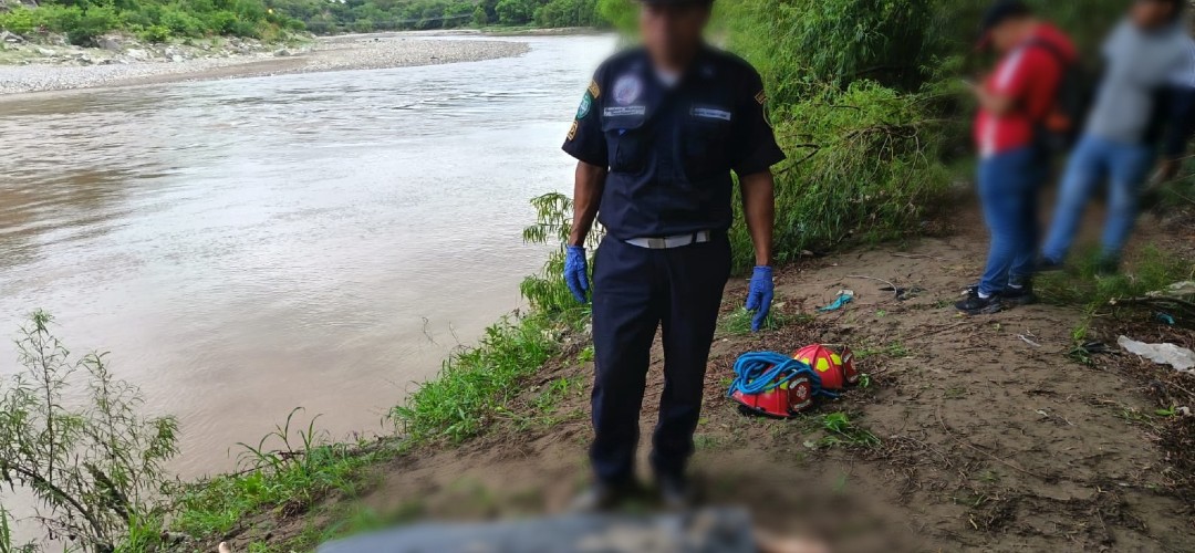 Localizan a mujer sin vida en aguas del río Motagua