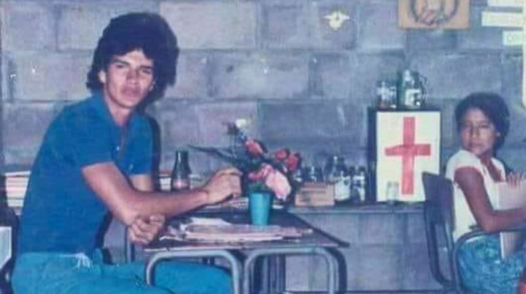 Ricardo Arjona sorprende con emotiva reunión junto a sus exalumnos en zona 18