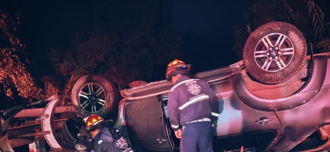 Piloto pierde el control y vuelca en Chichicastenango