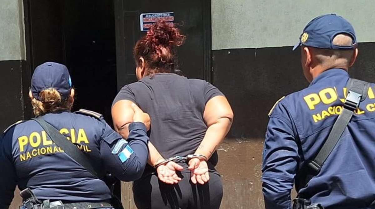 Ofrecía supuestos empleos en presidios a cambio de dinero: mujer investigada por millonaria estafa