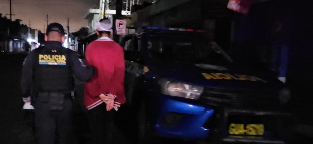 PNC evita ataque armado y recupera arma y motocicleta robadas