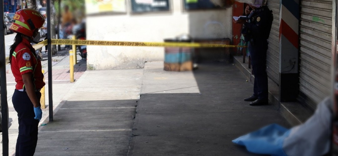 Localizan a hombre sin vida en la vía pública en zona 13