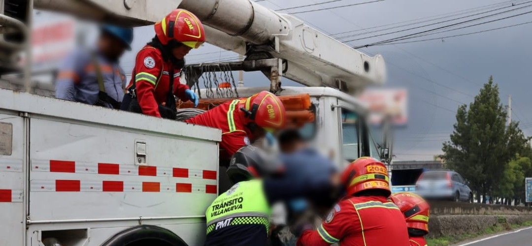 Trabajador sobrevive a descarga eléctrica en Calzada Aguilar Batres