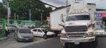 Triple colisión se registra en zona 5 de Villa Nueva