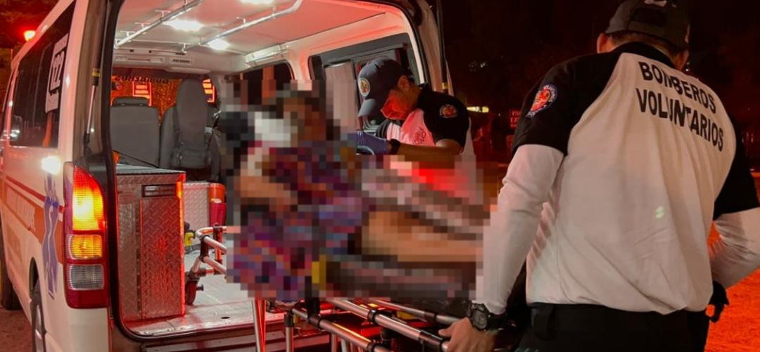 Atacan a balazos a vendedora de tienda en zona 1 de Mixco; un menor presenció el hecho