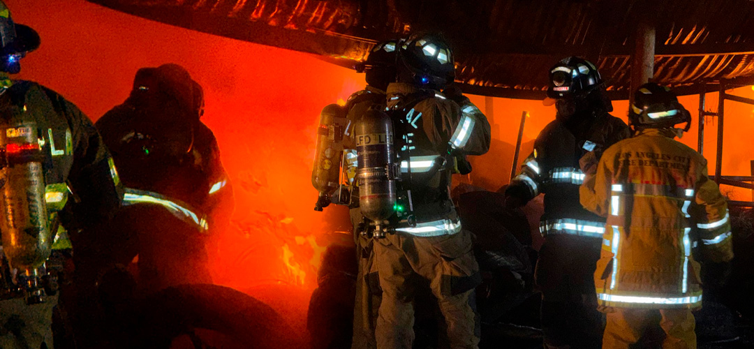 Incendio consume vivienda y negocio en Santa Cruz del Quiché