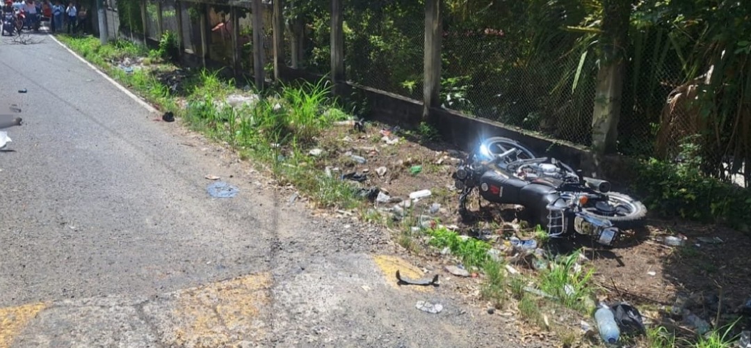 Fuerte accidente deja una mujer fallecida y dos personas heridas