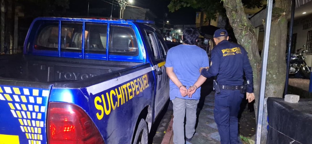 Capturan a dos hombres por portación ilegal de armas