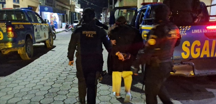 Capturados en allanamientos contra el narcomenudeo en tres departamentos