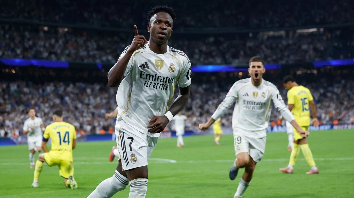 Real Madrid recupera la cima de LaLiga con doblete de Vinícius