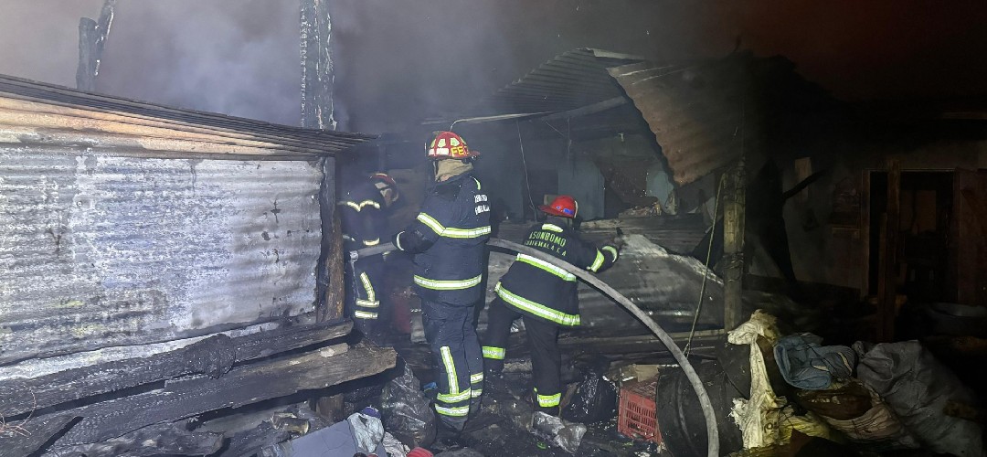 Incendio consume vivienda en San José Villa Nueva
