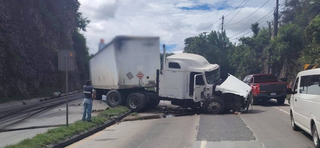 Fuerte colisión se registra en la ruta al Atlántico