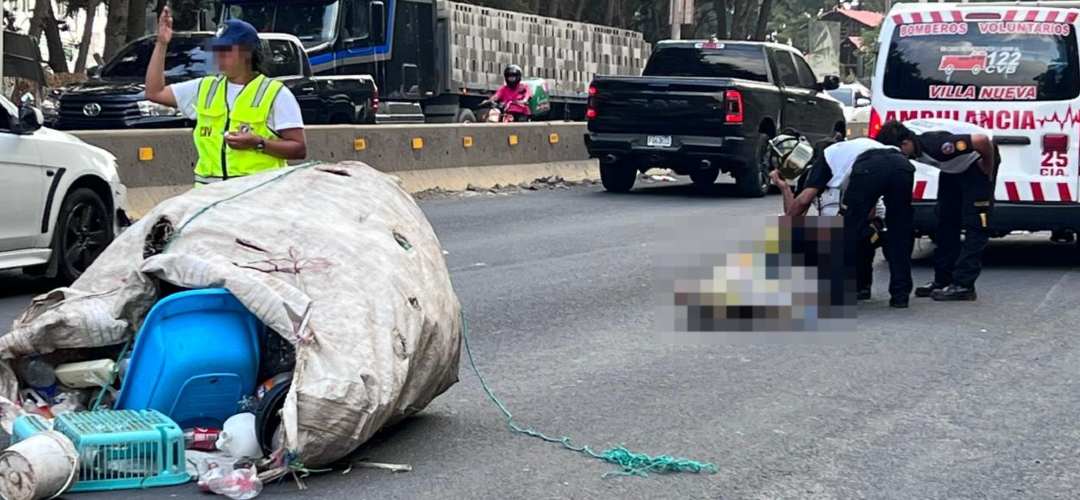Mujer fallece tras caer de un camión recolector en ruta al Pacífico