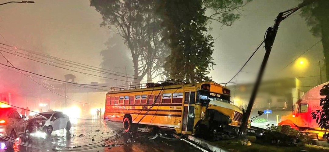 Múltiple colisión se registró en carretera a El Salvador