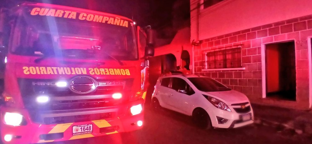 Controlan incendio en vivienda de la zona 2 capitalina