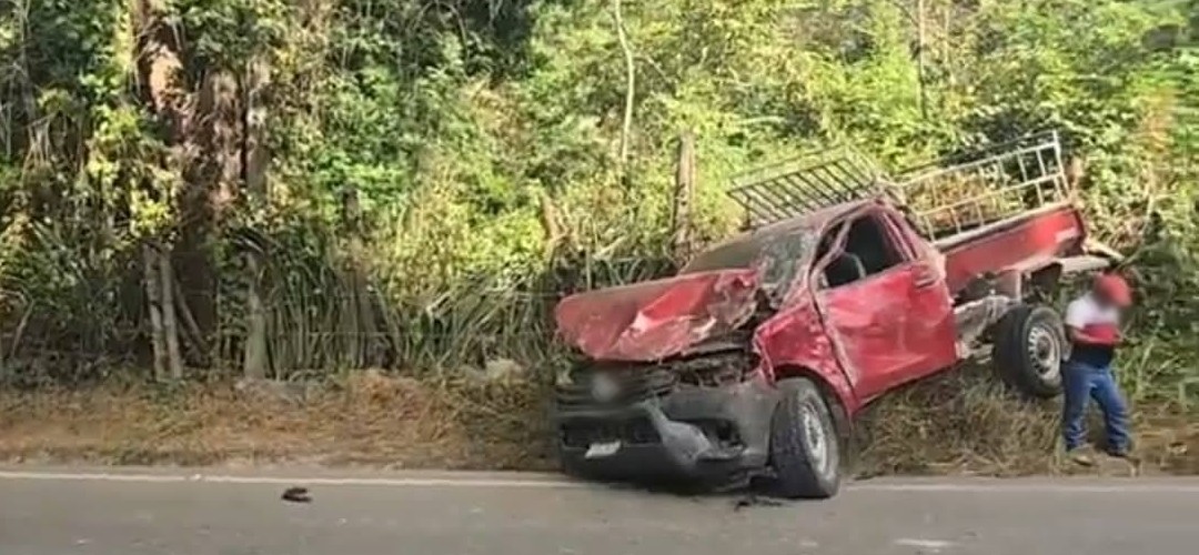 Pickup vuelca y deja varias personas fallecidas en Chiquimula