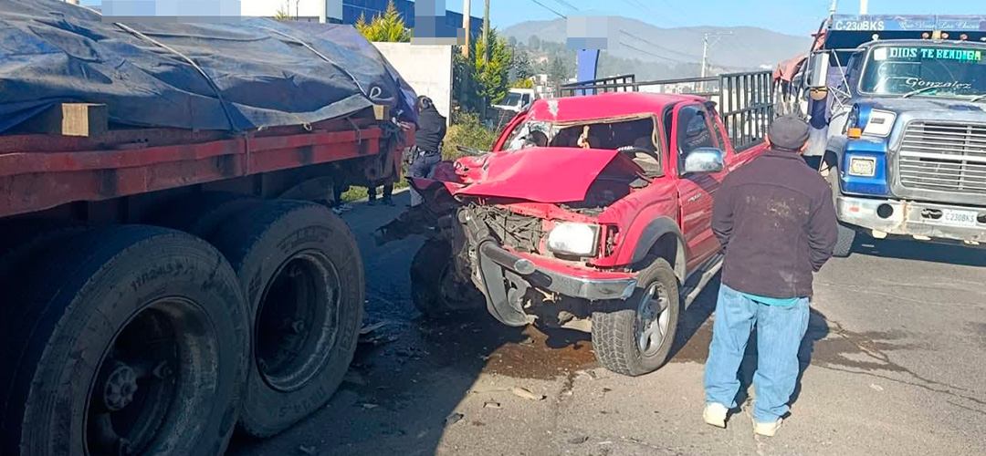 Picop se empotra en la parte trasera de un tráiler