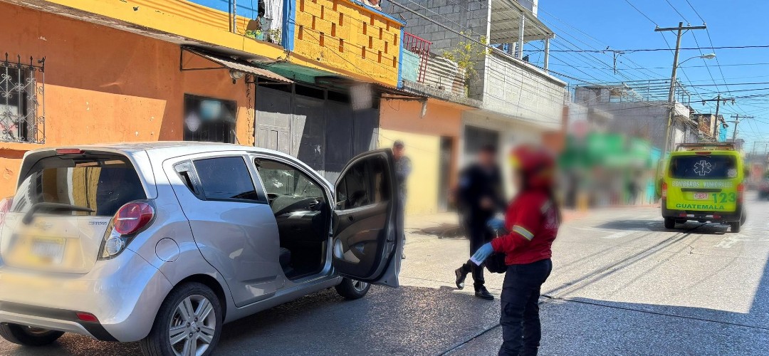 Intento de asalto deja a padre e hijo heridos en zona 19