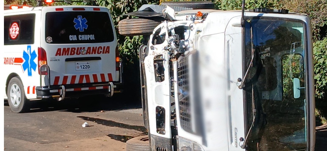 Fuerte accidente en km 102 ruta Interamericana