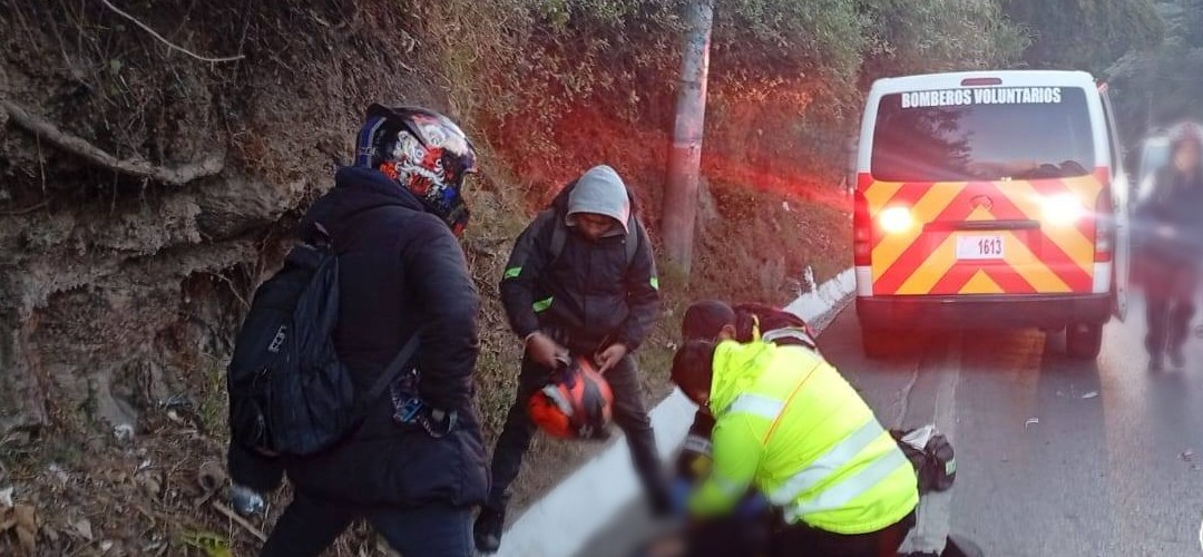 Dos motoristas heridos tras accidente en San José Pinula