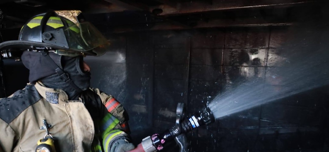 Incendio en bodega se registra en la zona 6 de Villa Nueva