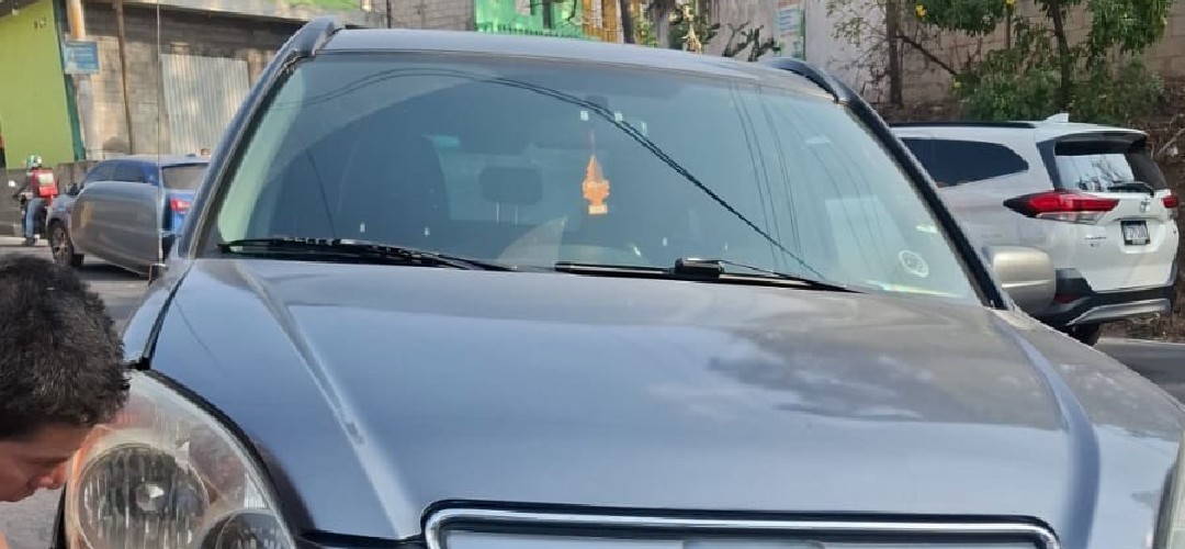 Colisión de motocicleta y vehículo se registra en Villa Nueva  